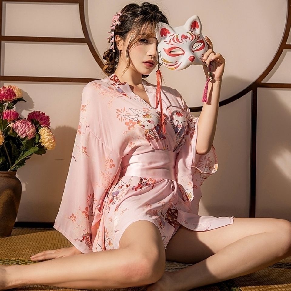 Image of Kimono Japanese Sex Fun Internet Red Pajamas NightdressMaid OutfitsCos CostumesErotic Underwear Bathrobes A nightgown is sent on behalf of the family