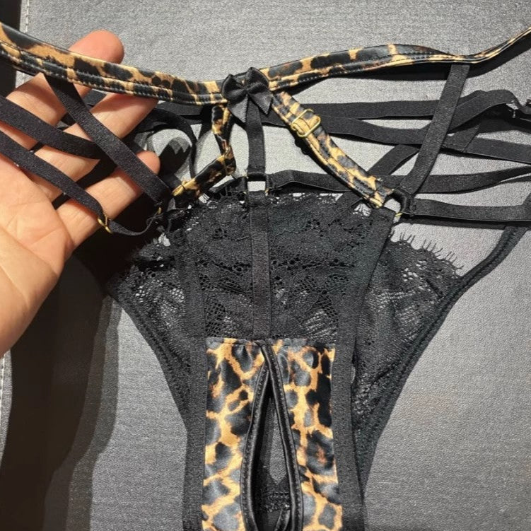 Image of sexy thong leopard print panties factory direct sales crotch temptation beautiful buttocks cut-out eyelashes lace