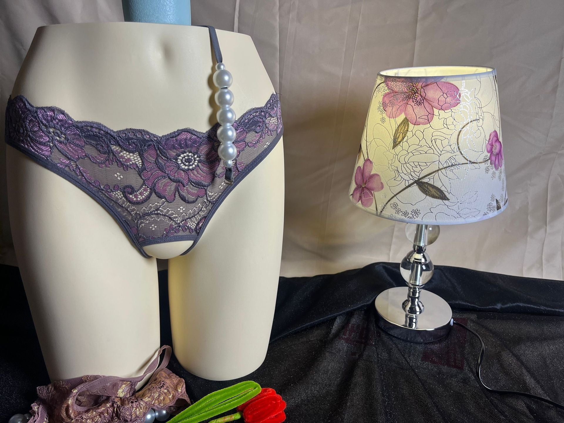 Image of Sexy women’s panties open with pearl massage 3D see-through beautiful buttocks hollow erotic triangle thong hot