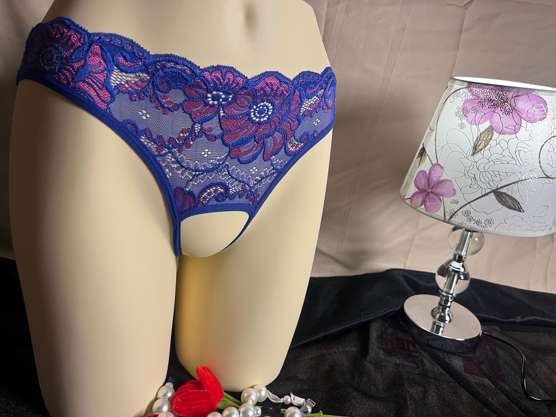 Sexy women’s panties open with pearl massage 3D see-through beautiful buttocks hollow erotic triangle thong hot